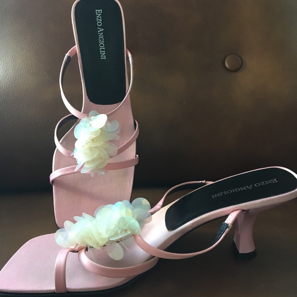 Enzo Sandle size 6